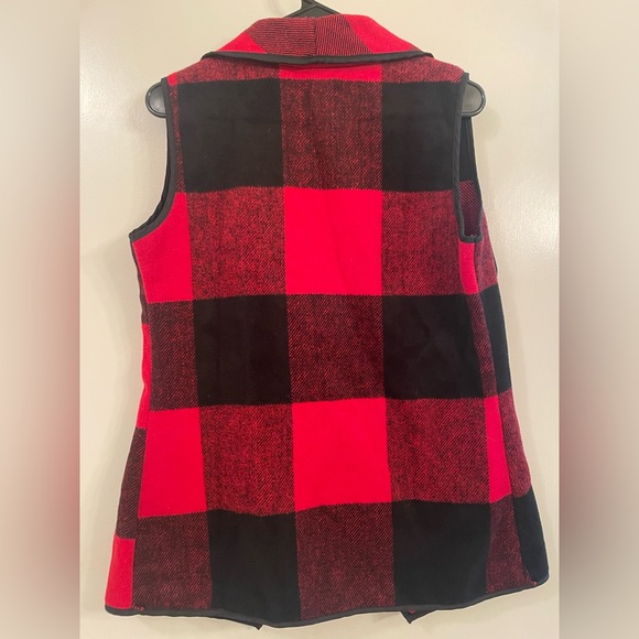 Buffalo plaid open front sleeveless vest - Picture 7 of 7
